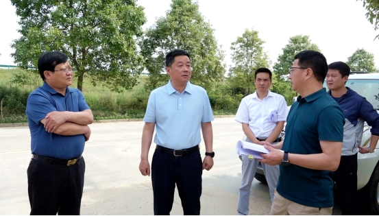 曹宇一行先后前往七里街道办事处九女村,汉中高新技术产业开发区,龙江